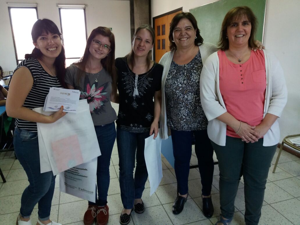 Estudiantes de la FCEDU premiados