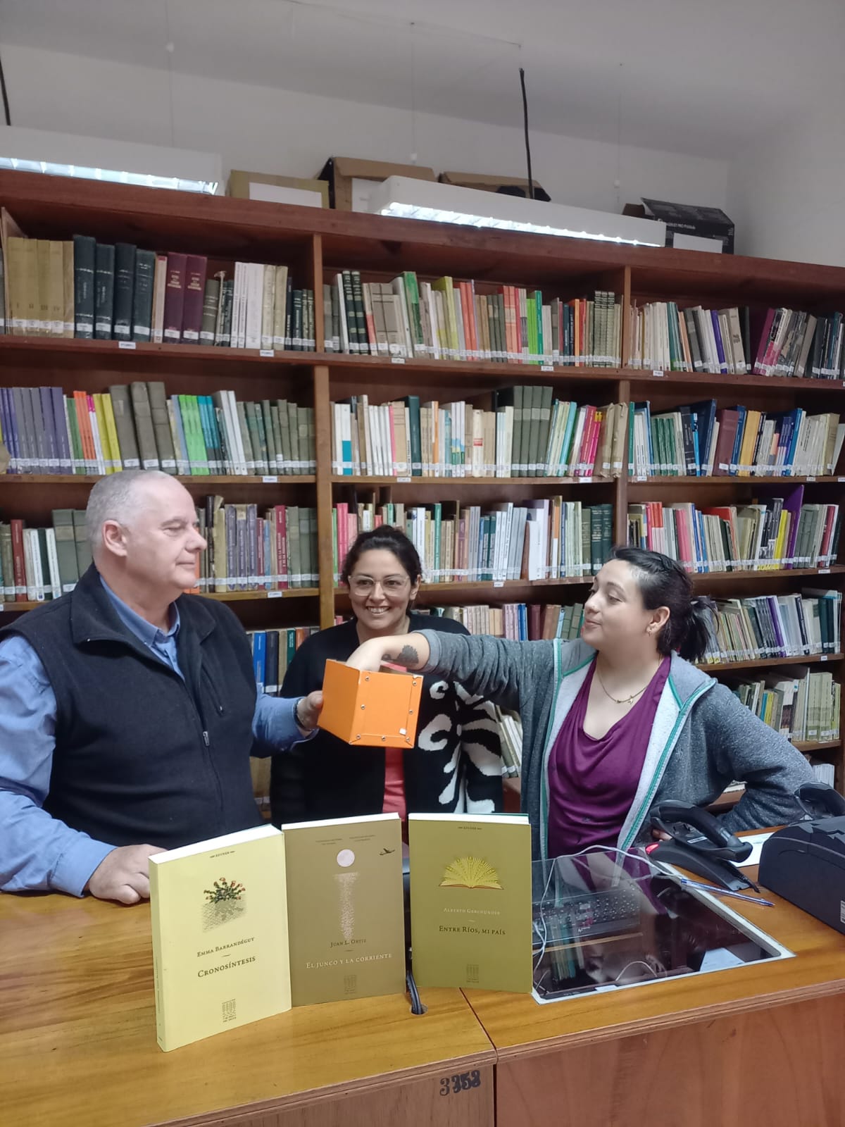 Semana del Libro en la UNER: tres estudiantes ganaron el sorteo en la FCEDU